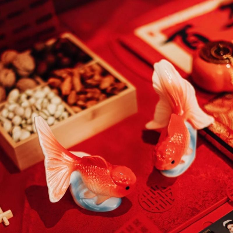 订婚情侣摆件鲤鱼家居客厅婚房鸿运当头装饰品送闺蜜新人结婚礼物