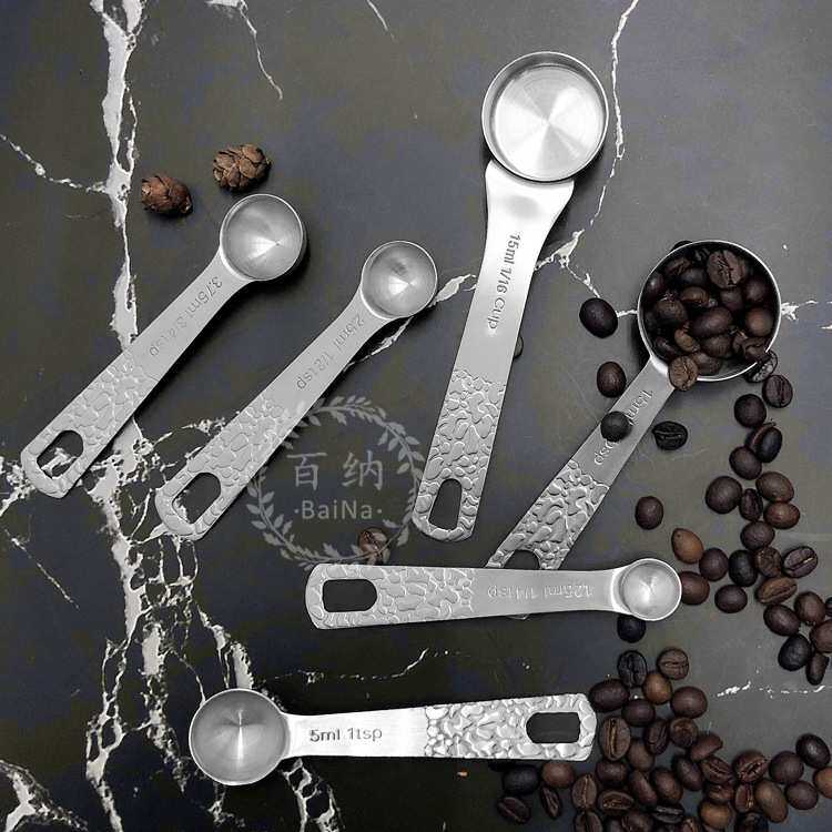 烘焙工具新款不锈钢扎花量杯量匙套装带刻度量勺压花手柄厨具组合
