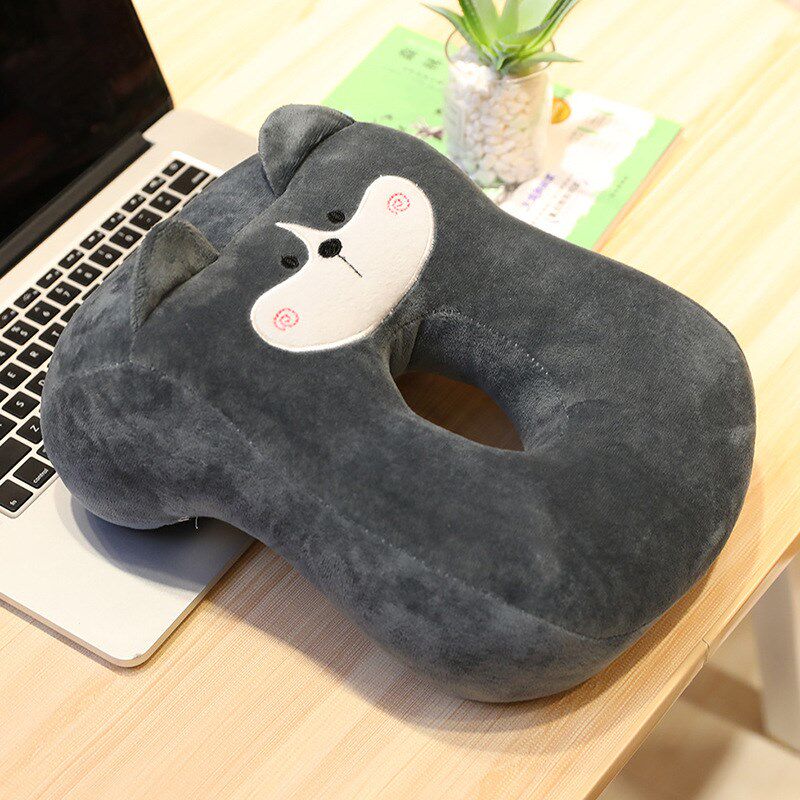 新款透气午睡趴枕小公仔 可爱表情毛绒玩具布偶抱枕礼物现货