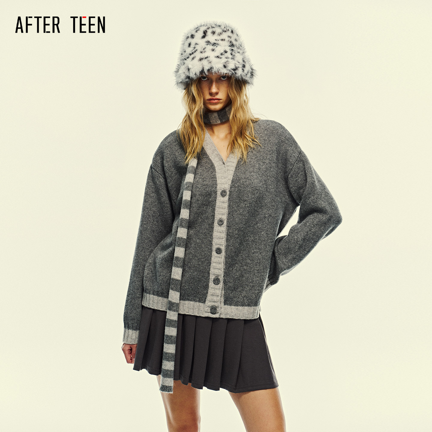 AT「摩登都市｜实用主义」条纹拆卸围巾一衣多搭拉毛羊毛针织开衫