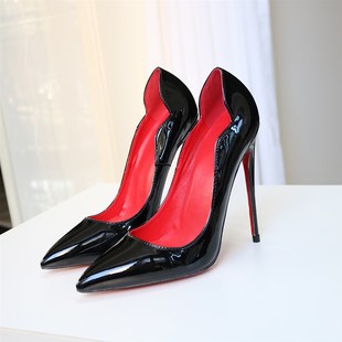 床上小大码 尖头细跟浅口黑色亮皮法式 模特13CM 红里红底高跟鞋 V口
