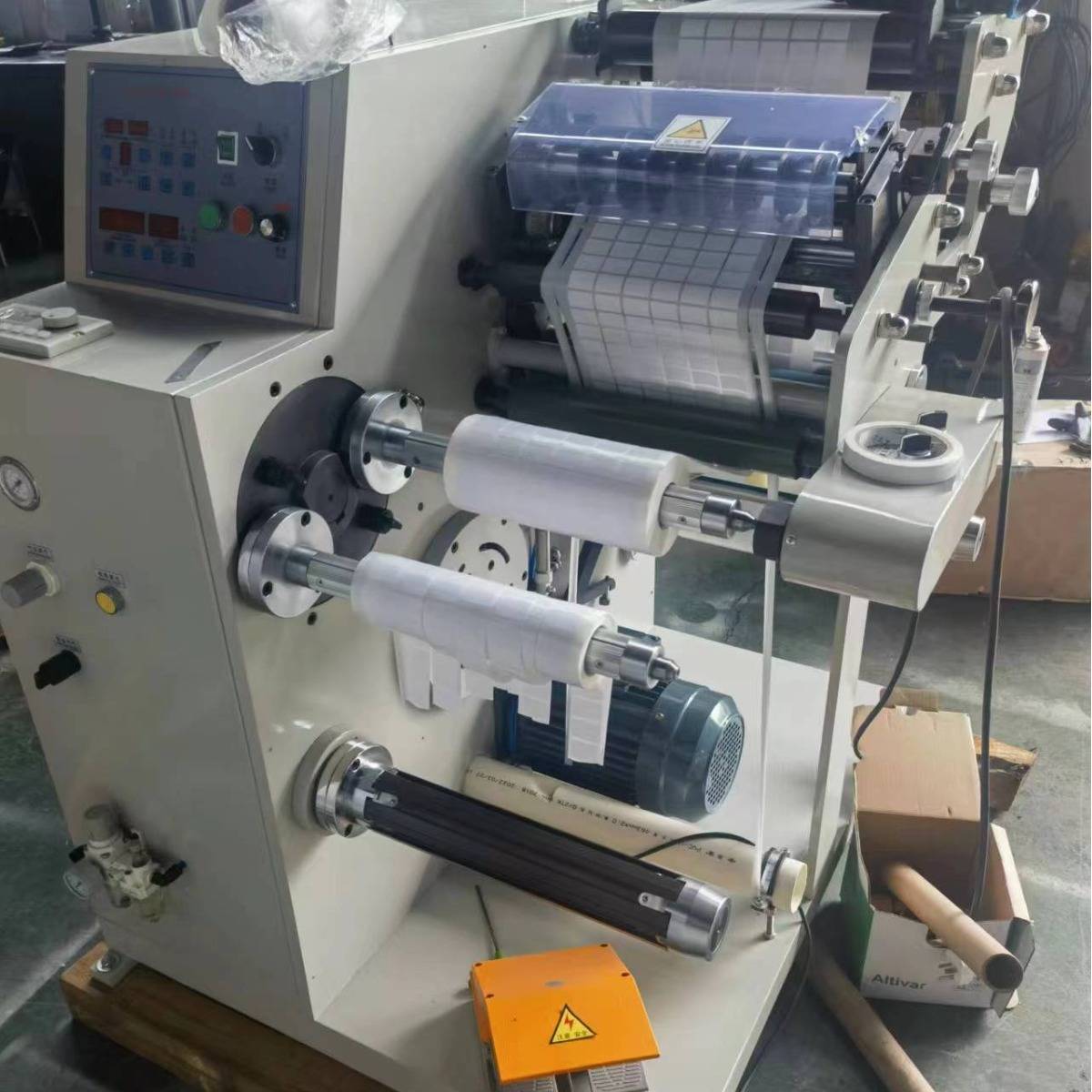 双收高速自动分切机 高速卷筒不干胶标签分条机条码标签分切机