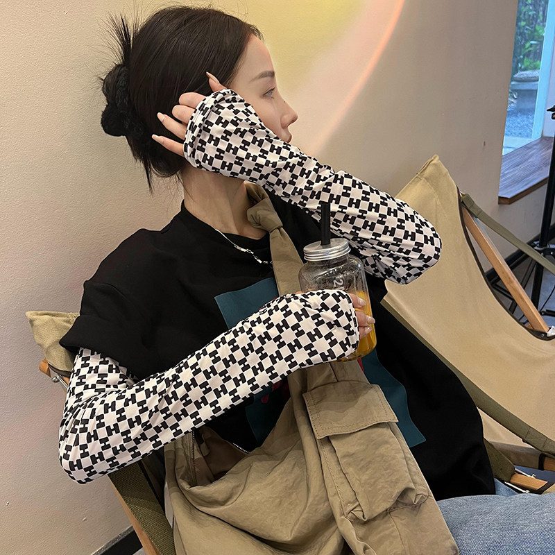 郑佰万原创防晒袖套女夏可爱卡y通字母冰袖薄款百搭护臂ins手袖潮