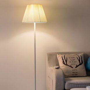 客厅落地灯酒店房间床头立式灯卧室站立台灯温馨布艺创意现代地灯