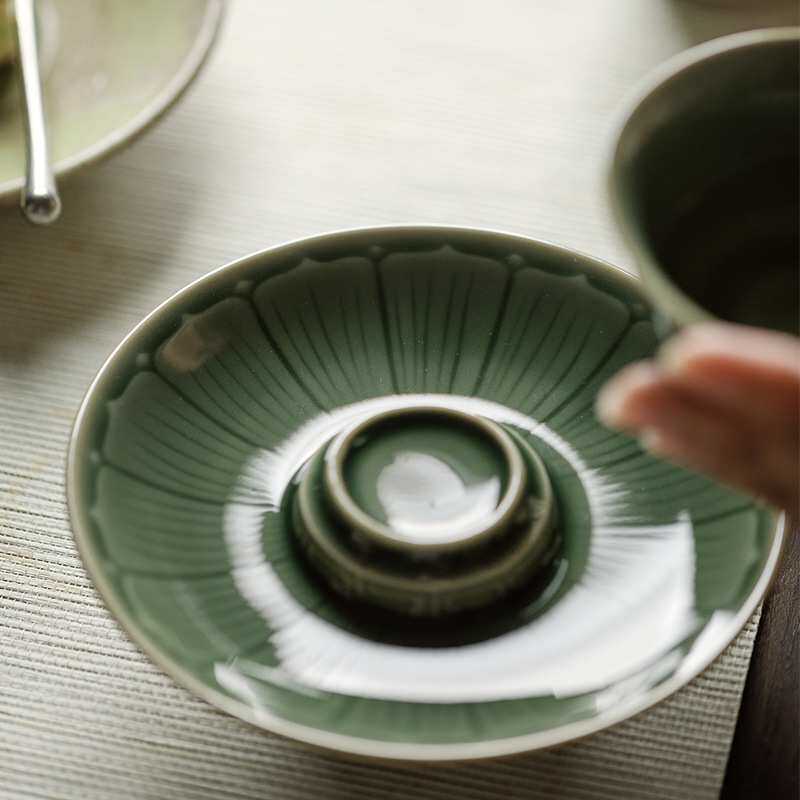 日式越窑青瓷手工雕刻莲瓣主人杯茶杯杯垫杯套茶具整套茶盏茶托