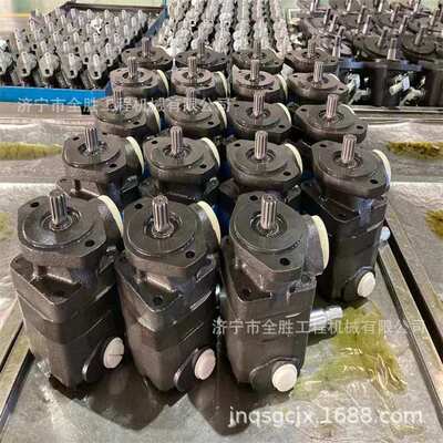 D31A-17推土机传动泵113-15-34800 涨紧油缸113-30-34150