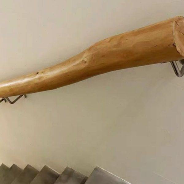 楼梯树干扶手栏杆幼儿园护栏室内原木靠墙树枝民宿酒店楼道装饰