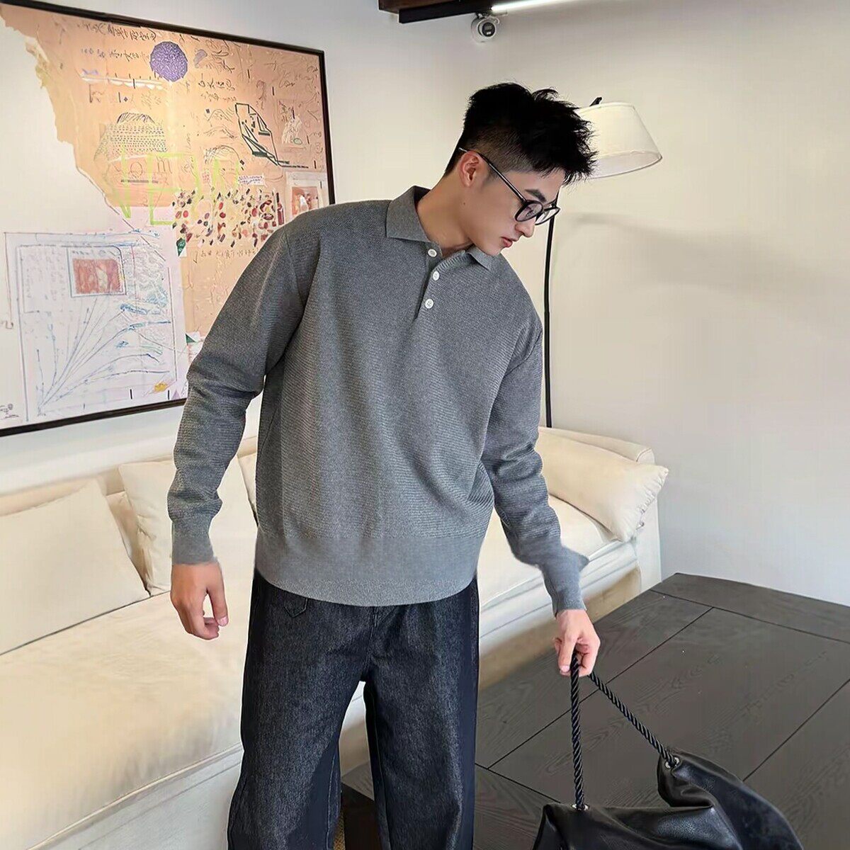 青年男士老钱风灰色翻领