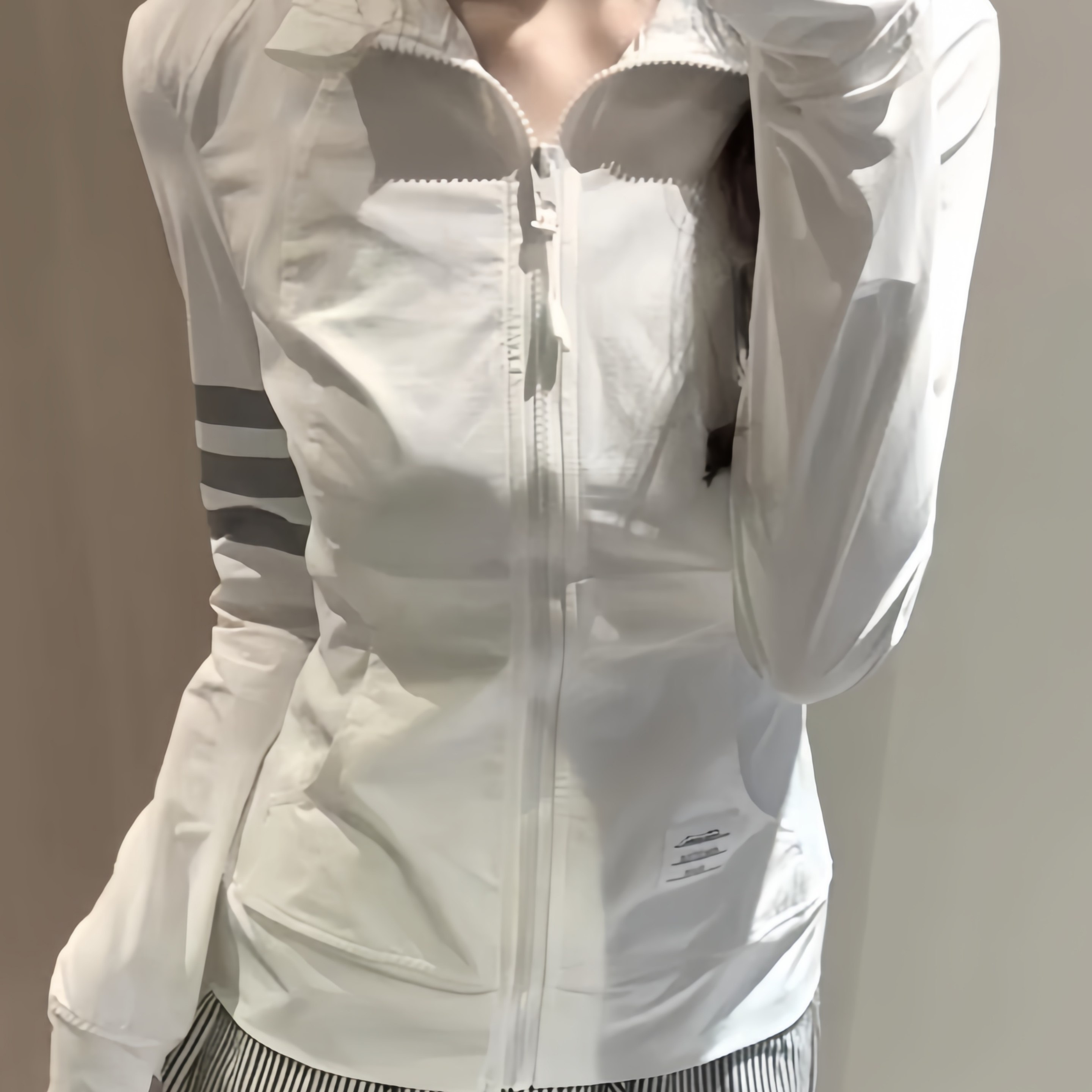 三条杠白色修身防晒衣女2