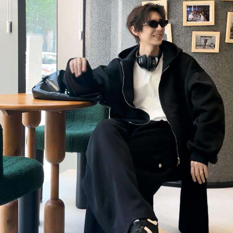轻熟男士秋季休闲运动连