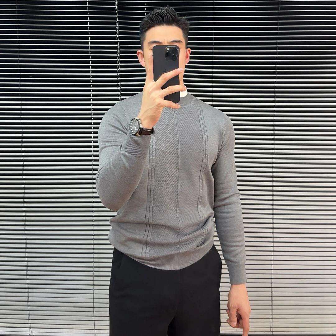 轻熟男士假两件拼色毛衣