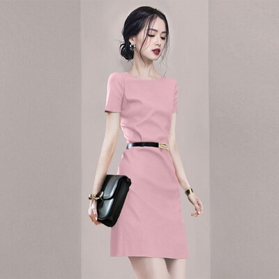 高级感气质时尚粉色连衣裙2024夏季新款女装小个子温柔风修身裙子