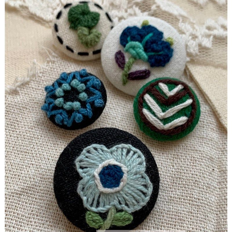 蓝花32mm毛呢扣子黑色纽扣23mm白色花朵刺绣包扣艺术手工叶子毛衣,纺织面料/辅料/配套,服装纽扣,淘宝优惠券,粉丝福利购,淘宝优惠卷