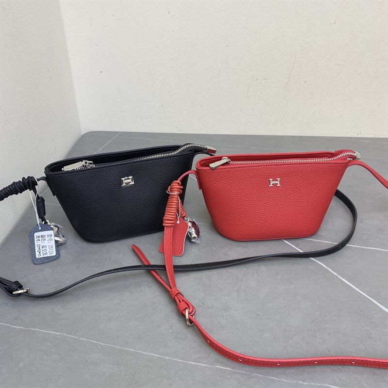 女包2025新款时尚洋气小方包单肩斜挎小包百搭元宝包手机包25126