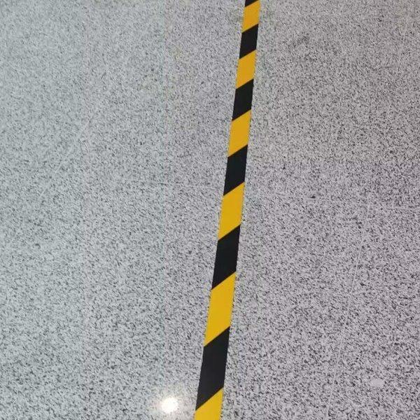 黄黑色警示胶带宽5cm医院地面隔离划线反光条防氺耐磨自粘不透底