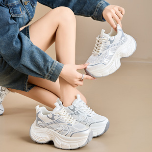 大码女鞋41到43显脚小厚底老爹鞋软底不累脚加宽冬天女鞋2026新款