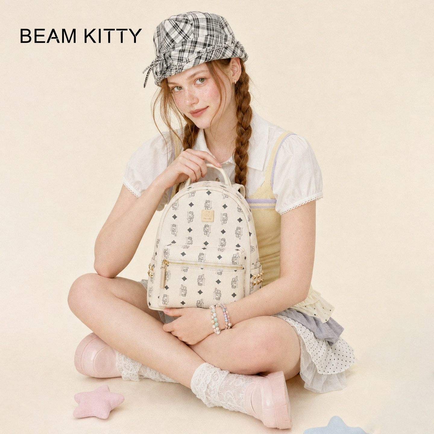 Kitty联名小号铆钉通勤双肩包