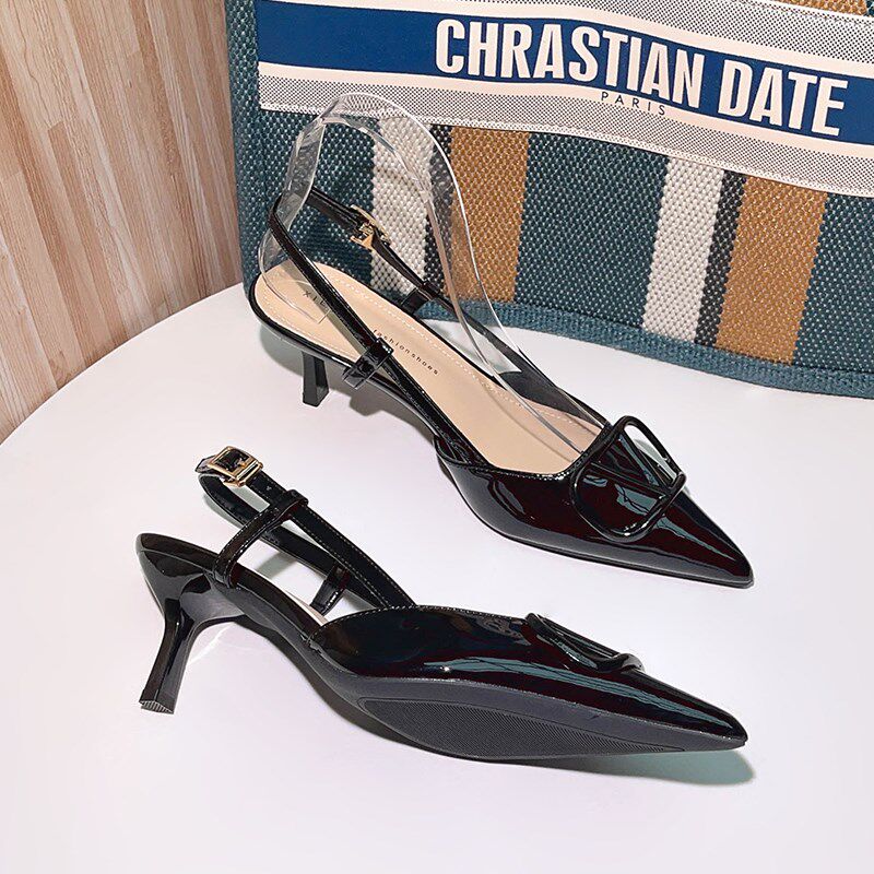 V扣一字带后空尖头气质漆皮凉鞋女夏季细跟2025年新款黑色高跟鞋