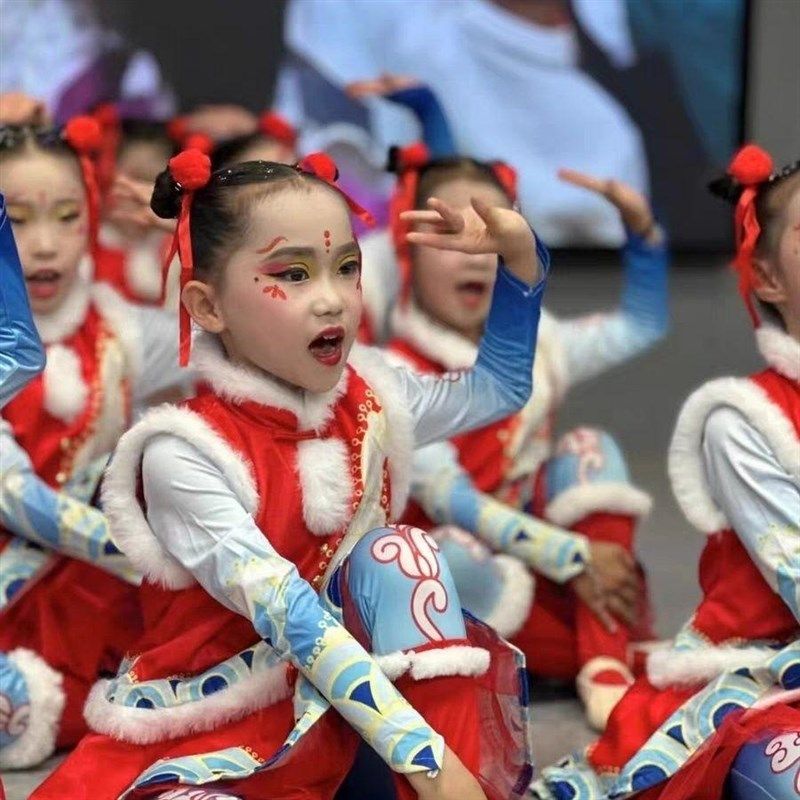元旦儿童喜庆演出服中国红梦娃男女童幼儿灯笼舞蹈裙太平鼓表演服