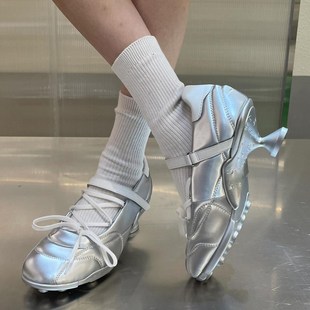 星际银色运动风芭蕾鞋女2024新款设计感小众细跟单鞋酒杯跟高跟鞋