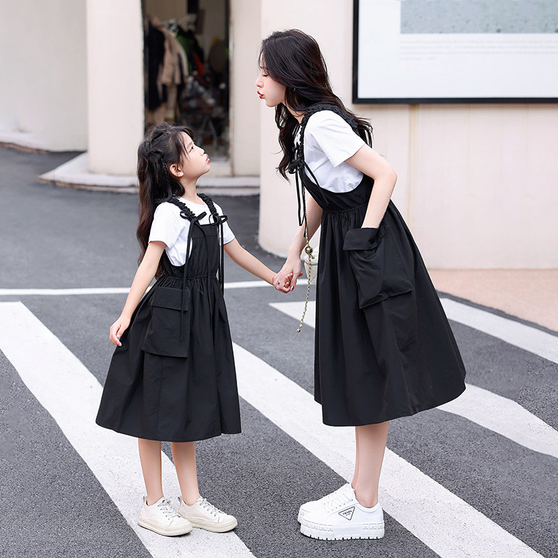 不一样的亲子装t桖套装2023夏装新款高端母女装两件套连衣裙洋气