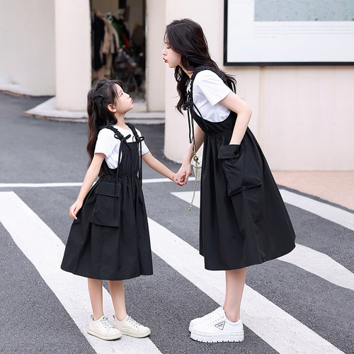 不一样的亲子装t桖套装2023夏装新款高端母女装两件套连衣裙洋气