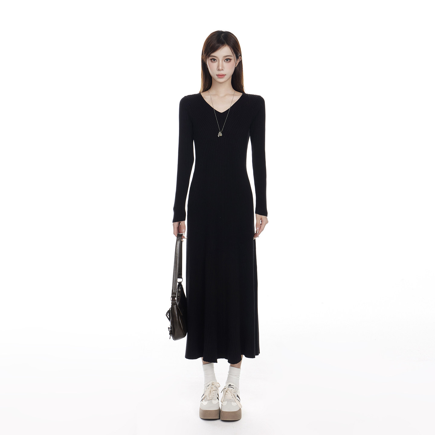 黑色V领长袖洋装女2026春