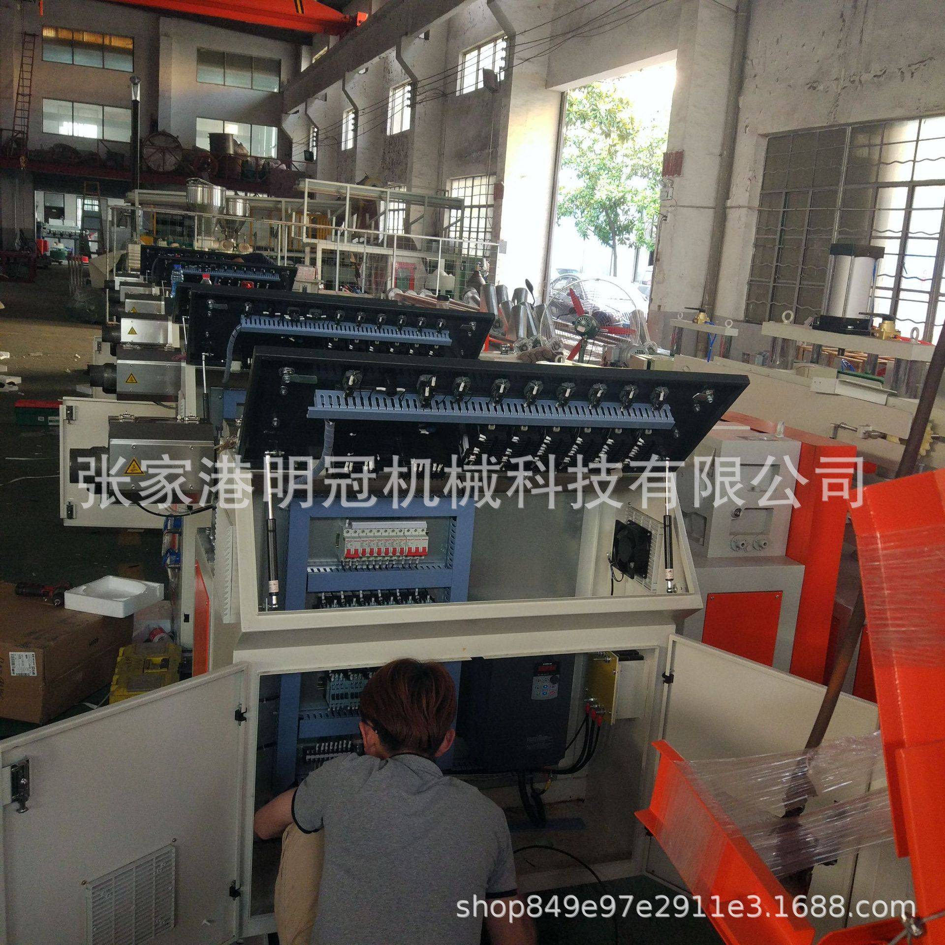 单螺杆塑料挤出机 PC/PVC/PE型材挤出机ledT5T8T灯管挤出设备