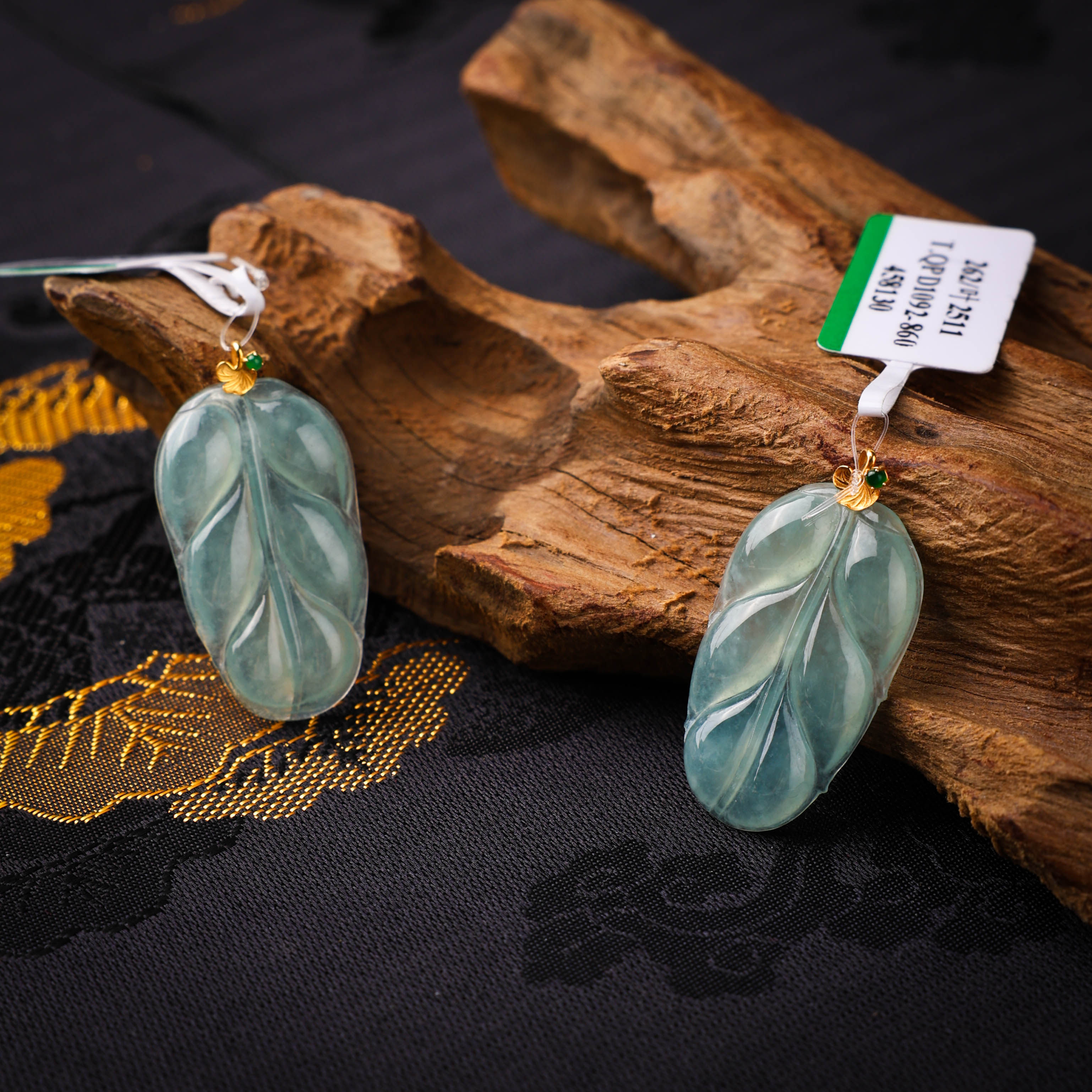 【朱朱严选】翡翠*吊坠*18K金镶嵌*约30x17x3mm