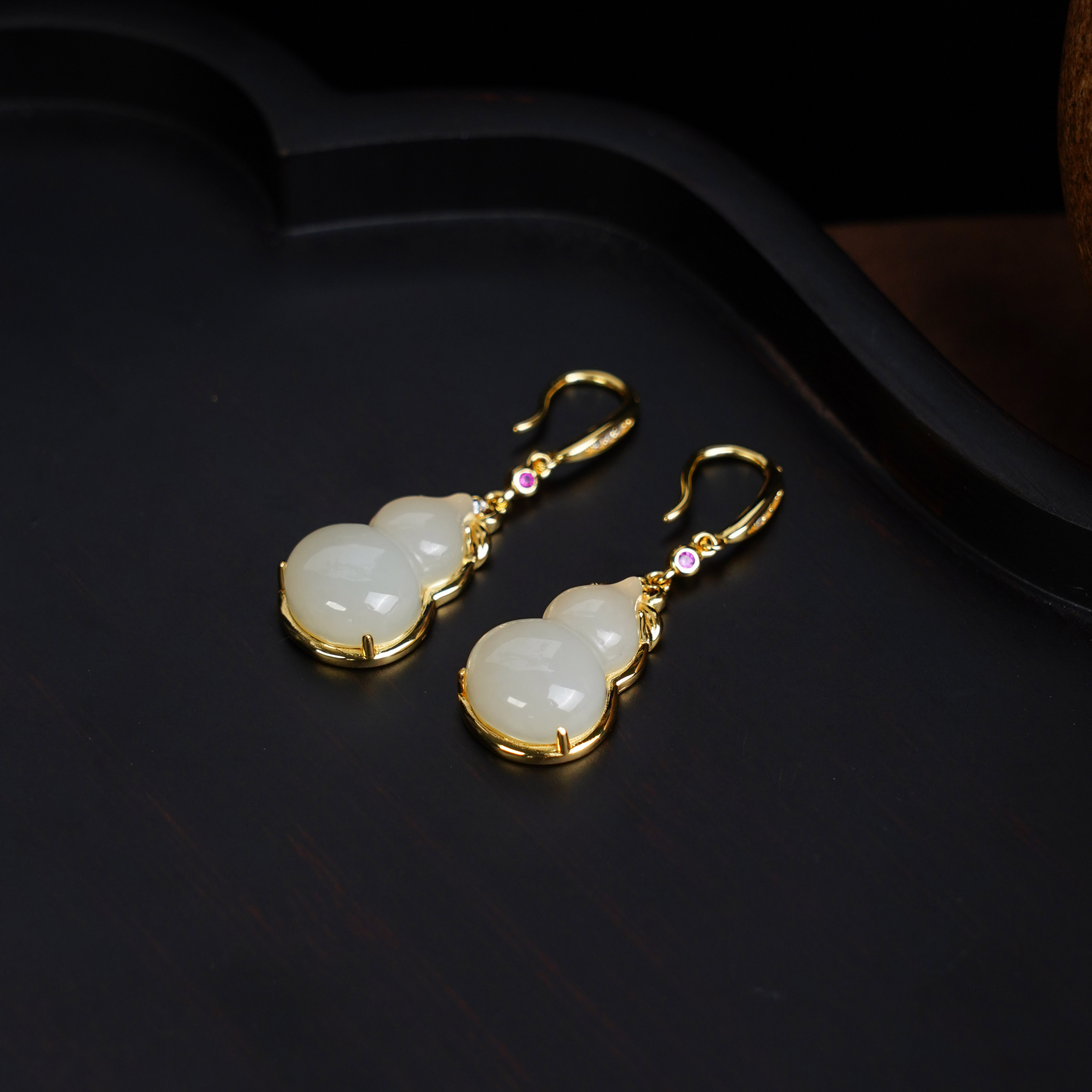 龙老板珠宝S925和田玉葫芦耳饰