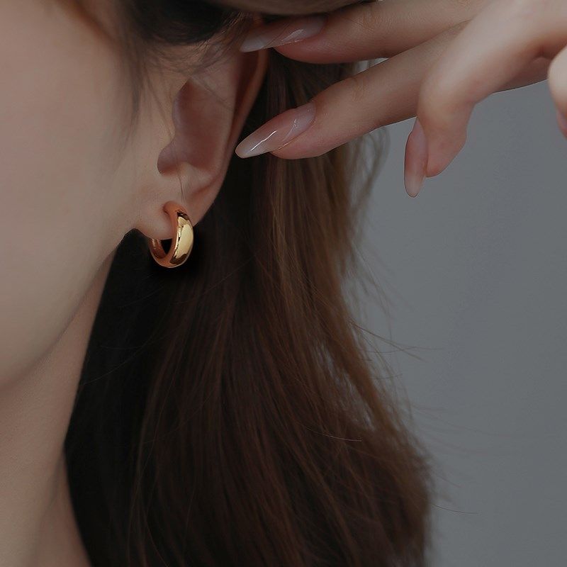 C型耳钉女小众设计轻奢高级感耳环新款2024爆款豆豆气质百搭耳饰