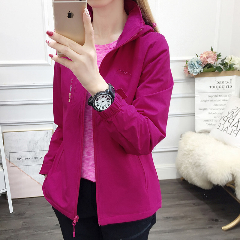 春秋加绒弹力冲锋衣女户外中老年防风透气防水大码冬季妈妈装外套