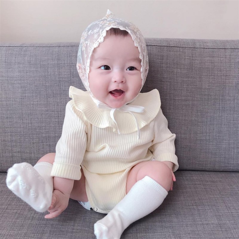 春夏新款婴儿连体衣纯棉婴儿宝宝荷叶边坑条长袖包屁衣公主风甜美图片