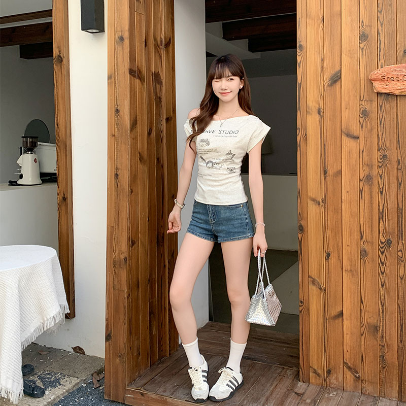 不规则斜肩短袖上衣设计感露肩2025新款修身辣妹T恤女夏
