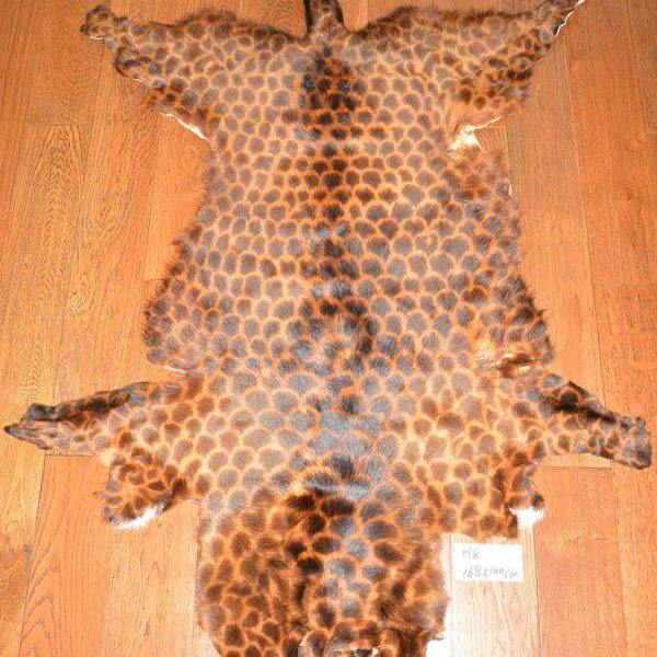 仿豹纹真毛皮褥子H-8沙发垫汽车坐垫飘窗垫椅垫酒店样板间挂毯