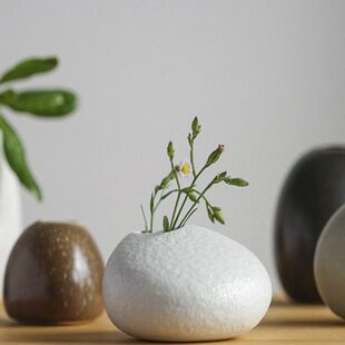 迷你鹅卵石花器陶瓷小口径简约创意桌面装饰家居无孔插花瓶小摆件