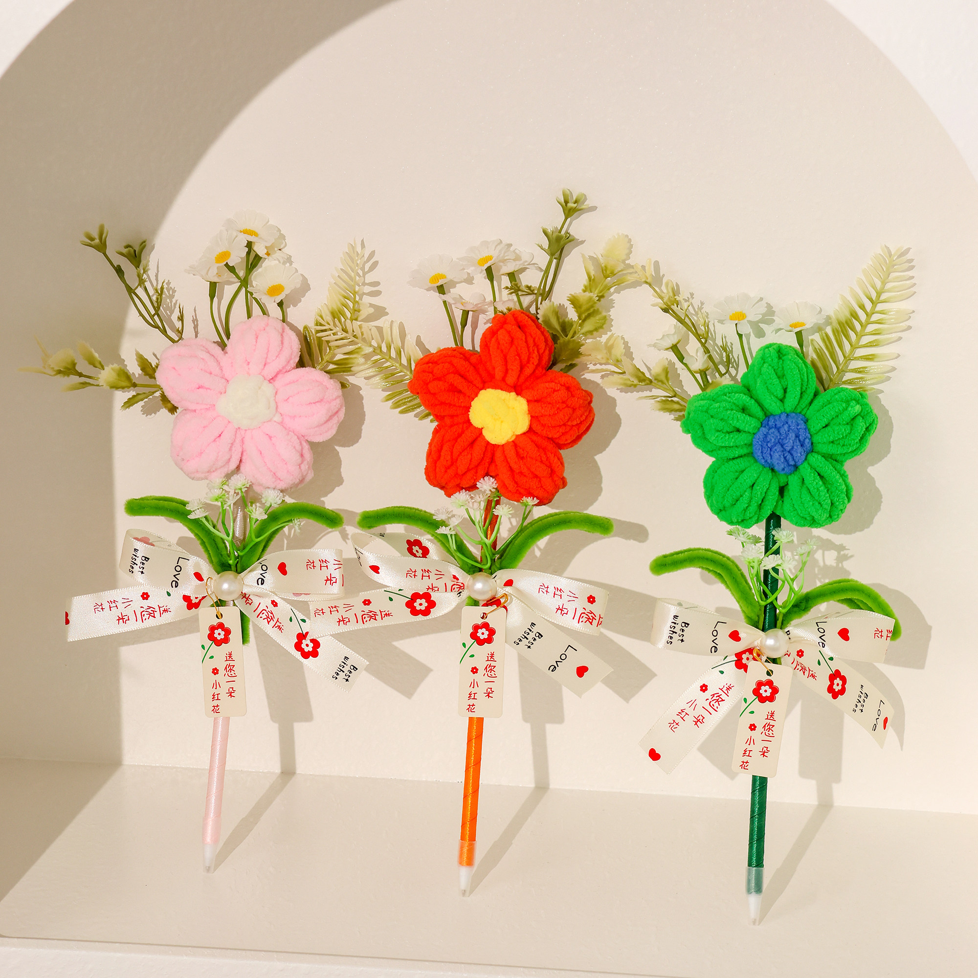 教师节礼物送女老师专用批改作业红笔2026新款钩织小红花实用礼品