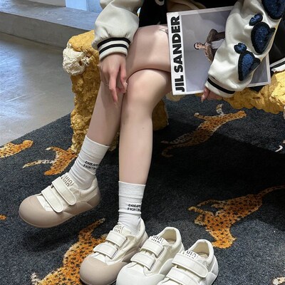 真皮娃娃头小白鞋女2024春季新款韩版厚底松糕魔术贴休闲运动板鞋