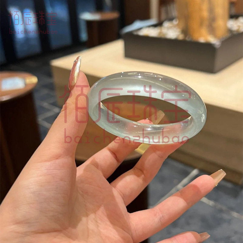 工厂冰种石英岩玉镯油青翡翠色海蓝宝平替水沫玉镯子直播货源