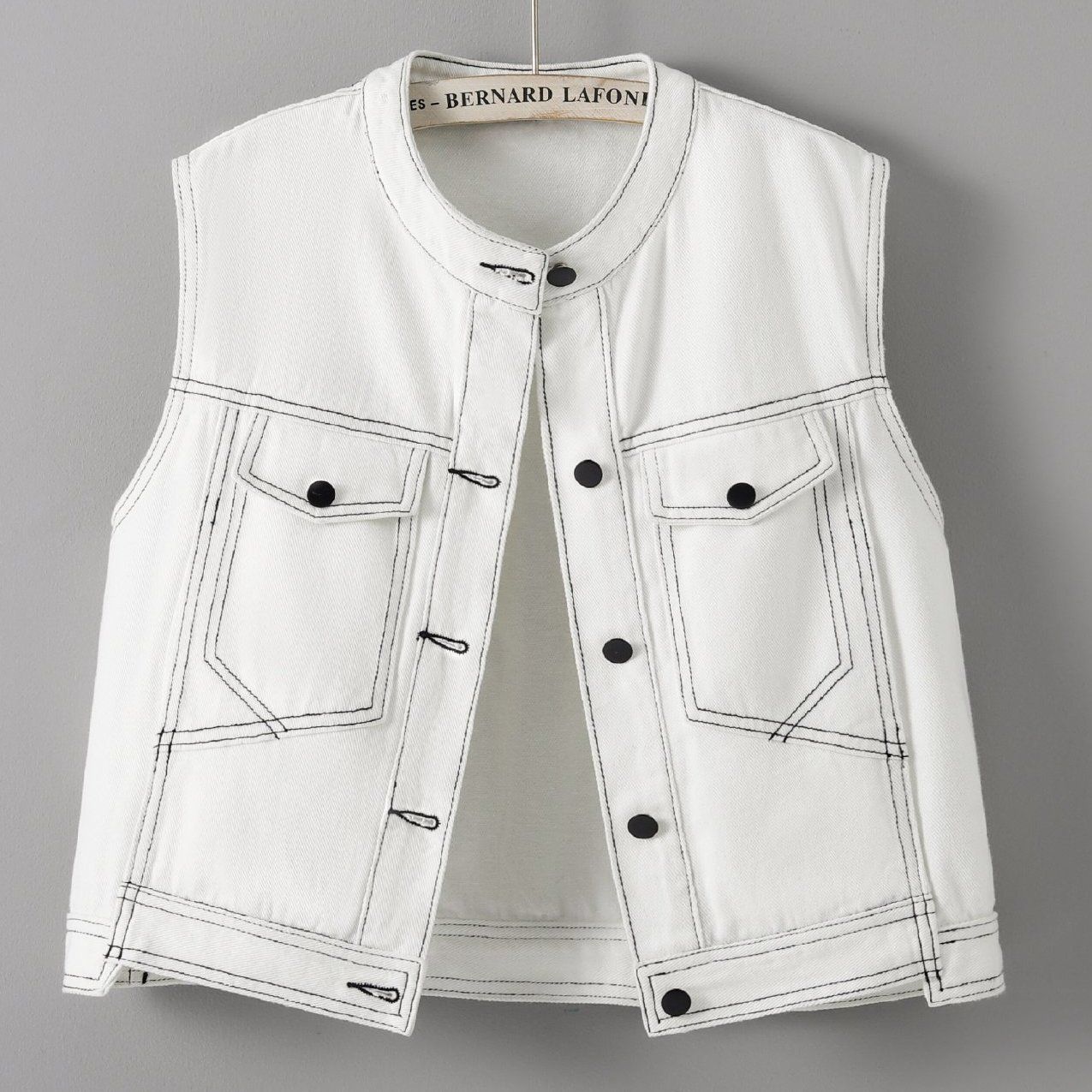 欧货2025气质白色牛仔马甲女短款春夏休闲显瘦无袖背心坎肩外搭