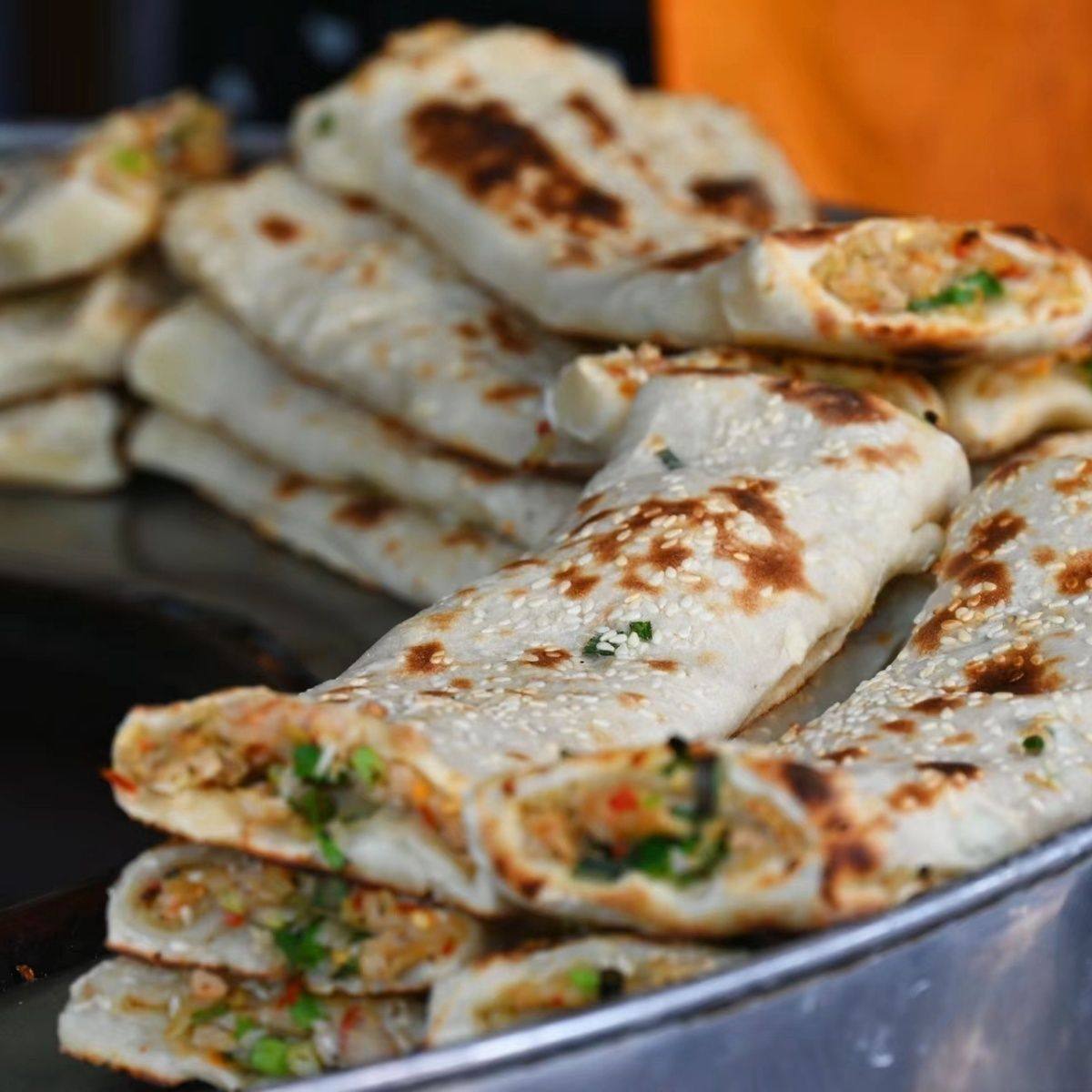 衢州特产手工榨菜现做搁袋锅饼烧饼早餐烤饼纯手工梅干菜葱香小吃