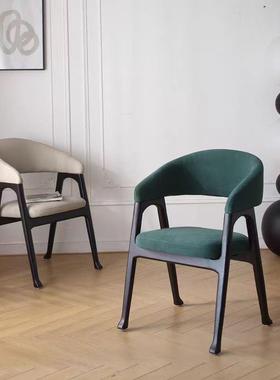 意式轻奢高端餐椅家用简约现代酒店扶手设计师餐厅靠背极简皮椅子