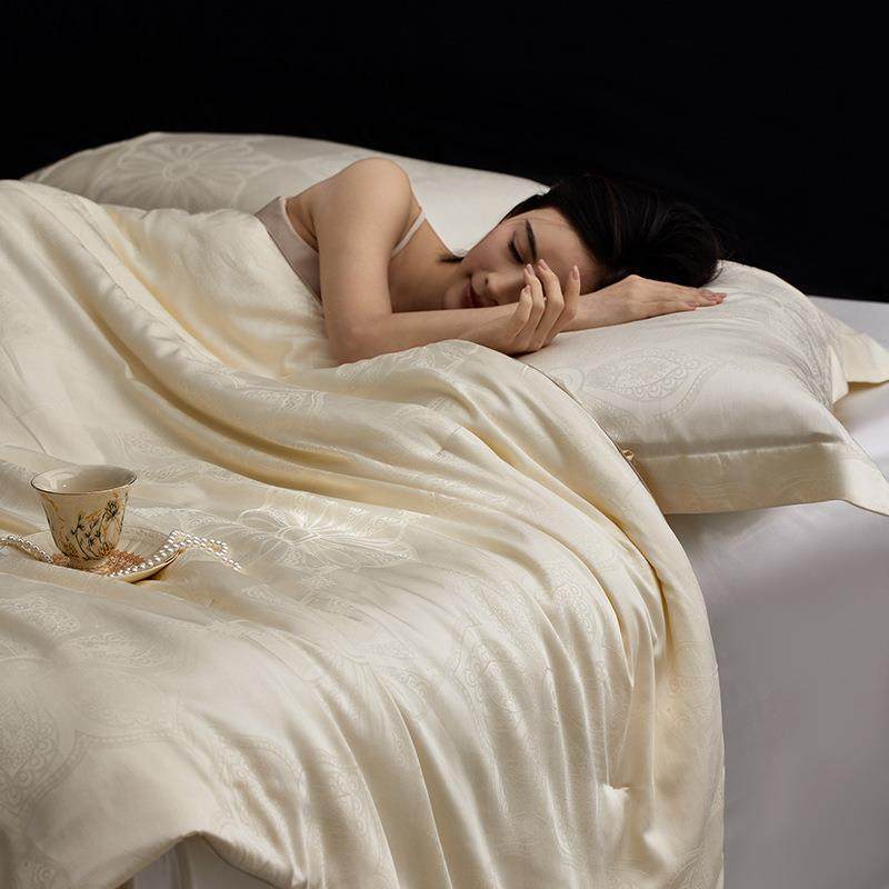塔尖高端手工珍品桑蚕丝被 丝滑轻盈亲肤自由呼吸春秋被 冬被