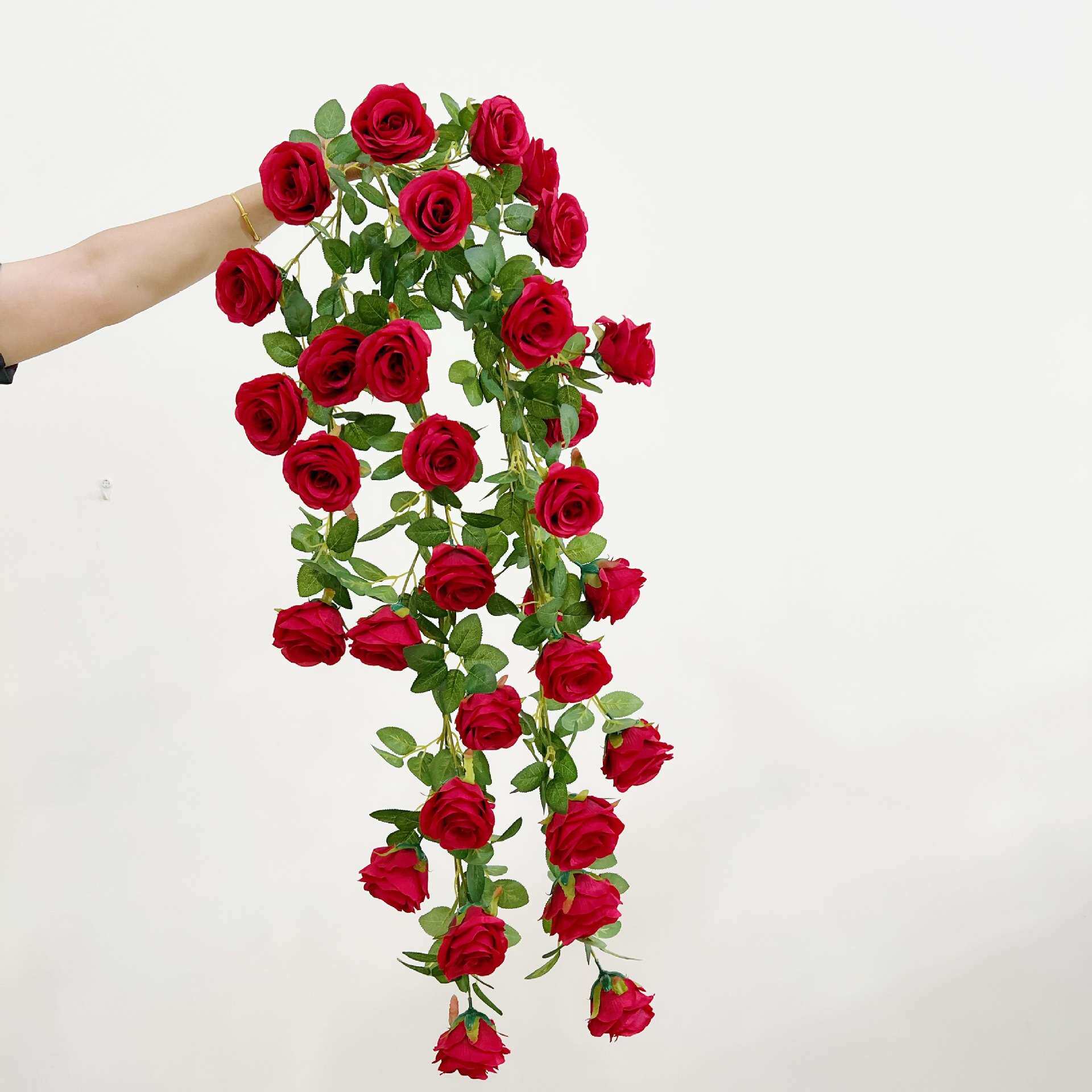 红色玫瑰壁挂花瀑布花墙插花橱窗布置商场美陈网红打卡点玫瑰装饰