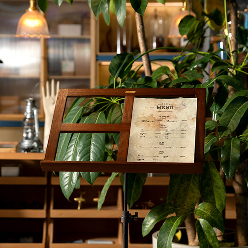 MOGO 工业风复古铁艺实木唱诗台展架 广告牌立式支架落地式装饰架