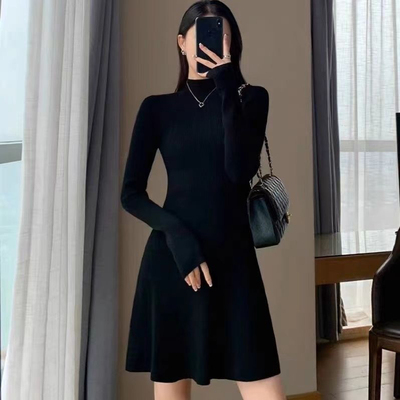 时尚女神范黑色针织连衣裙女秋冬新款显瘦短款内搭打底别致小黑裙