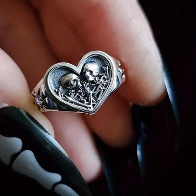 1 Piece Vintage Punk Style Bone Embrace Heart Gothic Love Zi