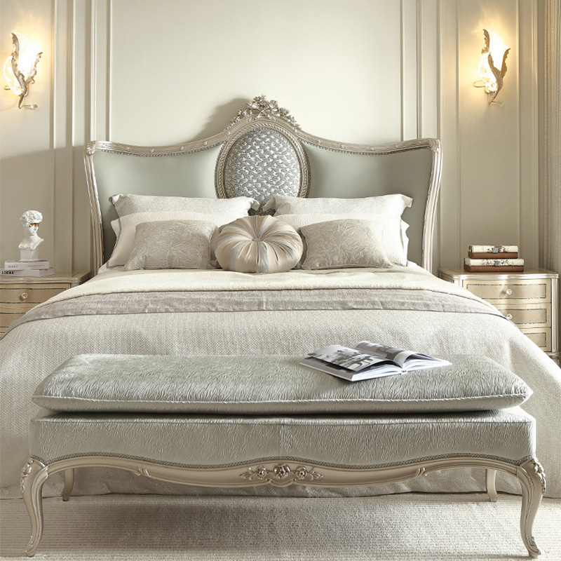 欧式木雕花软包主卧真皮双人床