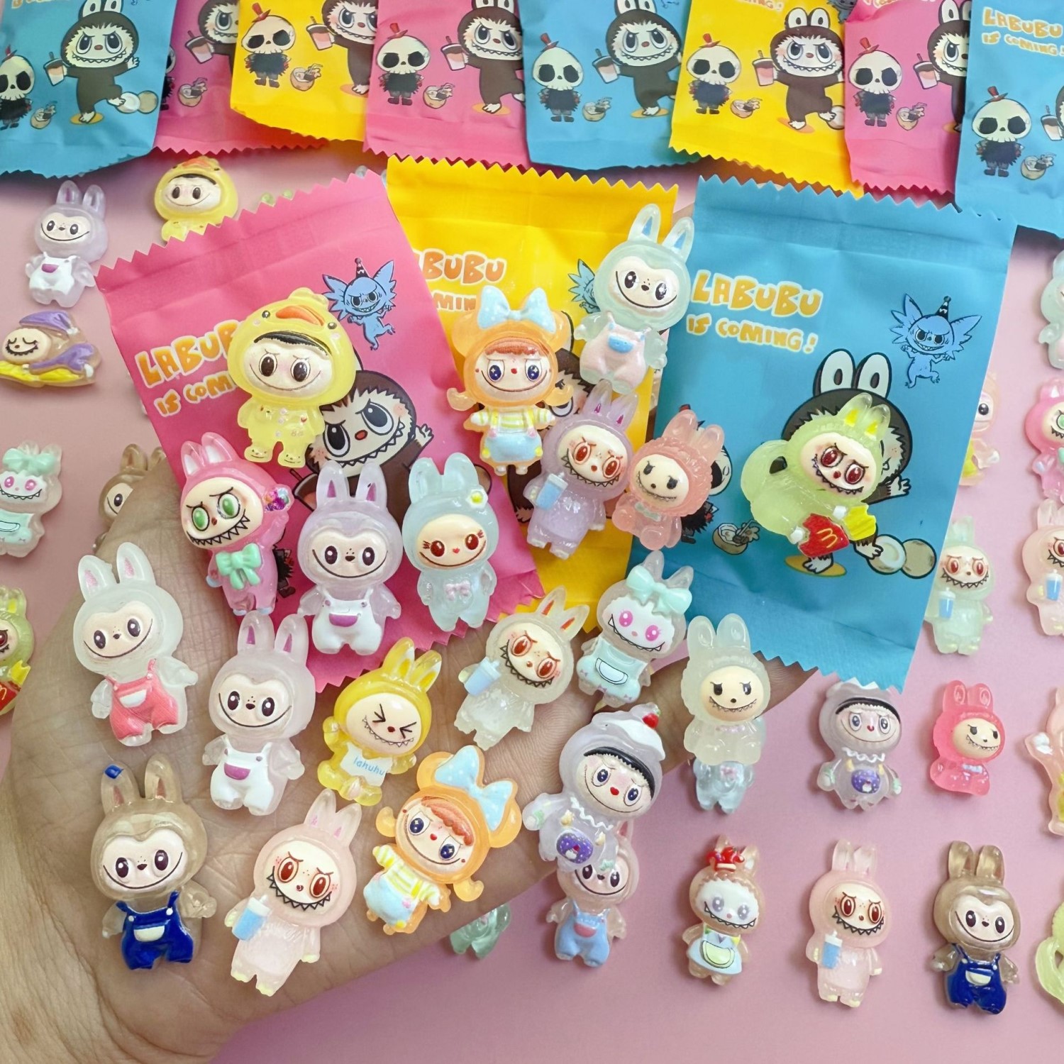 夜光拉布布盲盒奖励小学生礼物拆盲袋迷你树脂公仔摆件labubu玩偶