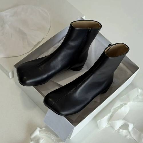 英伦新款苹果头侧拉链显瘦短筒马丁瘦瘦靴子百搭粗跟皮靴女及踝靴